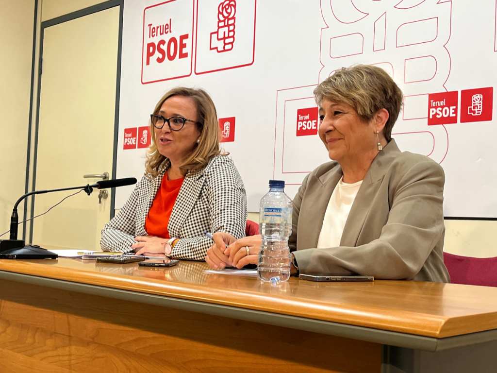 rosa lopez juderias y mayte perez esteban en sede psoe teruel