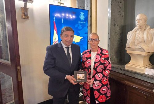 Villalba entrega a Planas el informe de los truficultores de Teruel sobre la situación del sector