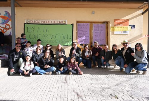 Pilar Alegría apoya las reivindicaciones por la escuela pública del AMPA de Peñarroya de Tastavins
