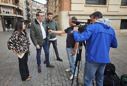 El PSOE acusa a los diputados del PP de estar “al lado de los especuladores” y apunta a la “responsabilidad” de los Gobiernos autonómico y locales